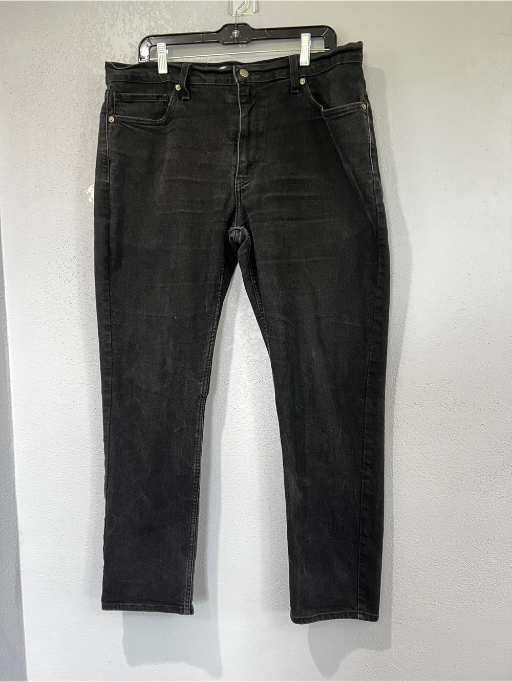 Men’s Signature By Levi Strauss & Co Black Denim Jeans, see photos for size